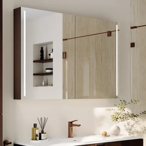 speilskap-med-led-lys-768x402